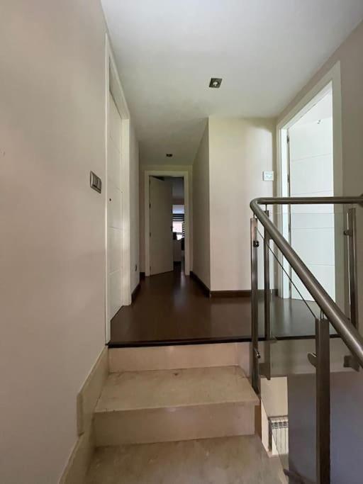 Impresionante Apartamento De 4 Dormitorios 3 Banos Y 2 Plazas De Garaje マドリード エクステリア 写真