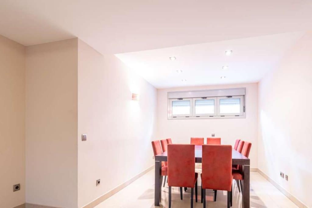Impresionante Apartamento De 4 Dormitorios 3 Banos Y 2 Plazas De Garaje マドリード エクステリア 写真
