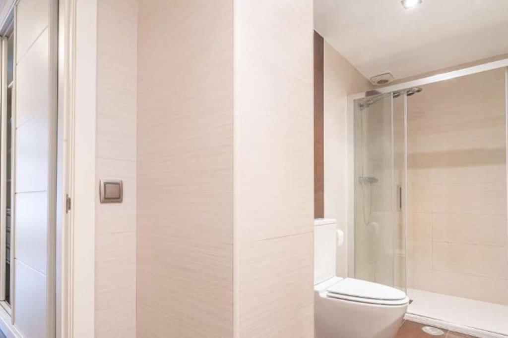 Impresionante Apartamento De 4 Dormitorios 3 Banos Y 2 Plazas De Garaje マドリード エクステリア 写真