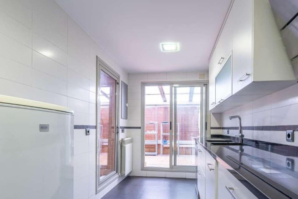 Impresionante Apartamento De 4 Dormitorios 3 Banos Y 2 Plazas De Garaje マドリード エクステリア 写真