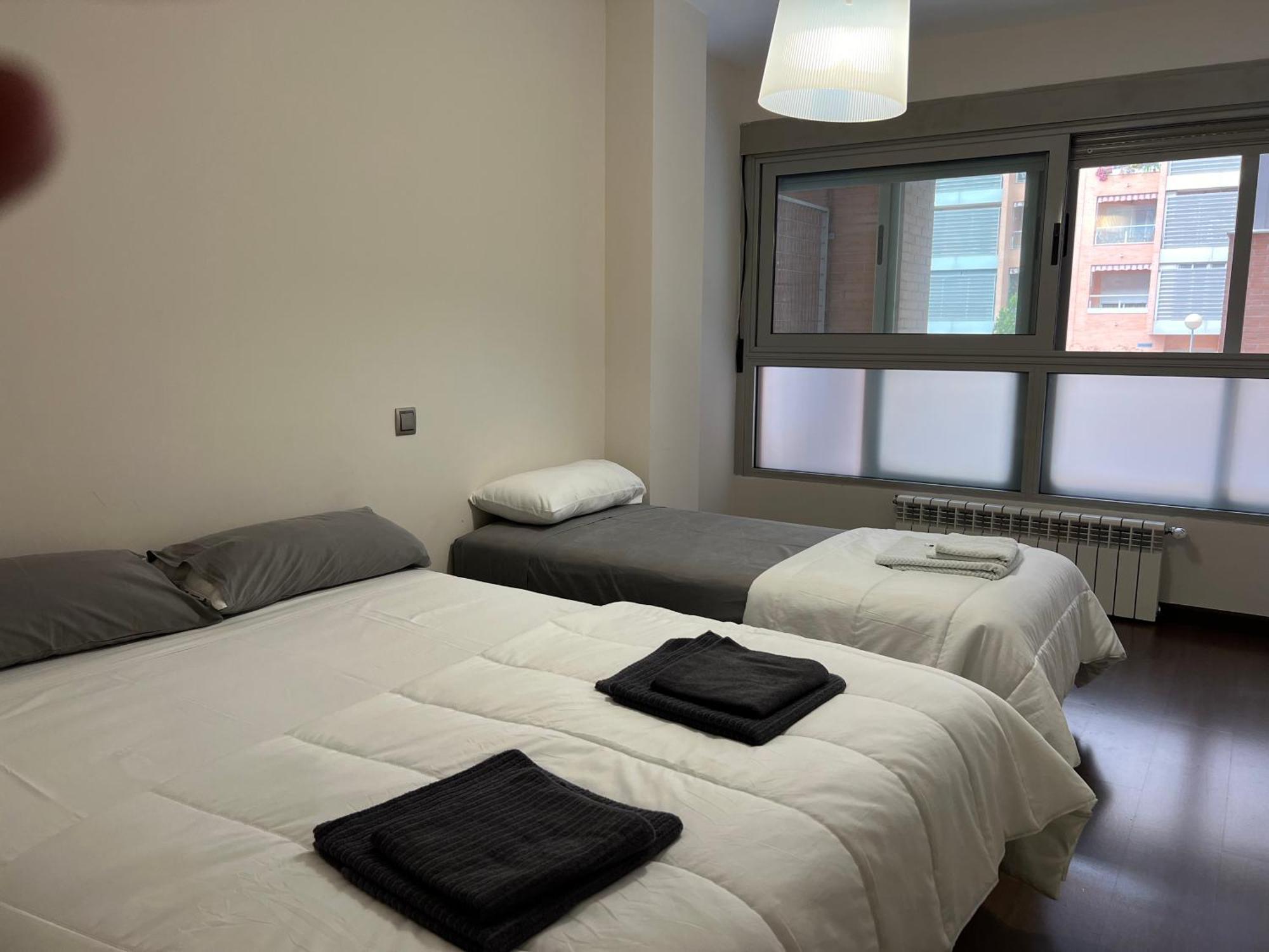 Impresionante Apartamento De 4 Dormitorios 3 Banos Y 2 Plazas De Garaje マドリード エクステリア 写真